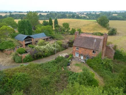 1 & 2  Walton Farm Cottages & Barn 